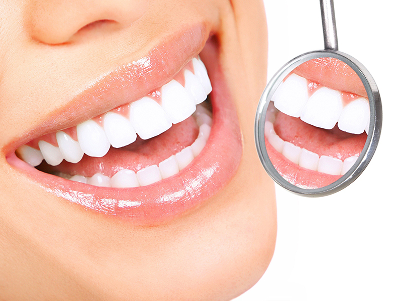 4 Tips to Teach You How to Whiten Your Teeth