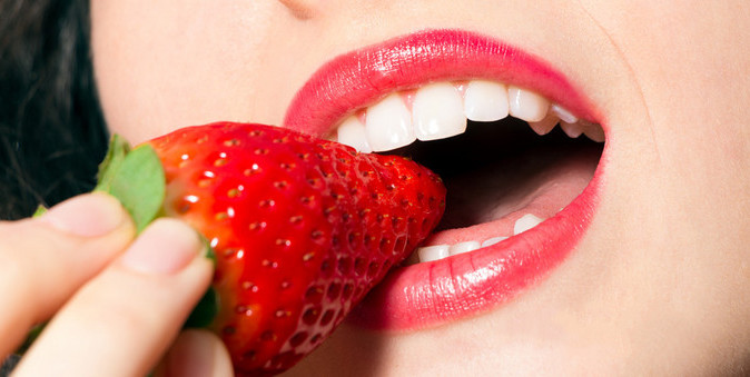 If You Want Whiter Teeth, Eat These 8 Foods!